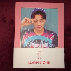 Wanna One To Be One (pink version)